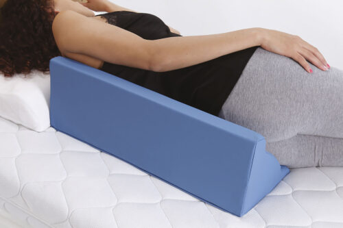 Kolmnurkne ergonoomiline asendipadi 60x25x20 cm ST385-1