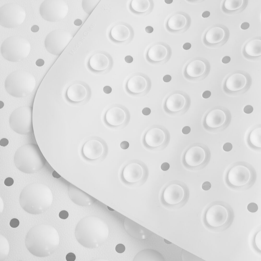 Противоскользящий коврик для ванной с присосками.